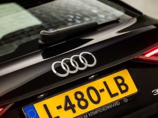 Audi A3 Sportback 30 TFSI Sportline Automaat (APPLE CARPLAY, KUIPSTOELEN, NAVIGATIE, XENON KOPLAMPEN, ZWA... ActivLease financial lease