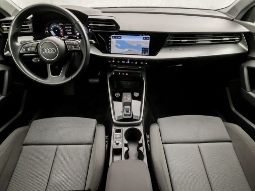 Audi A3 Sportback 30 TFSI Sportline Automaat (APPLE CARPLAY, KUIPSTOELEN, NAVIGATIE, XENON KOPLAMPEN, ZWA... ActivLease financial lease