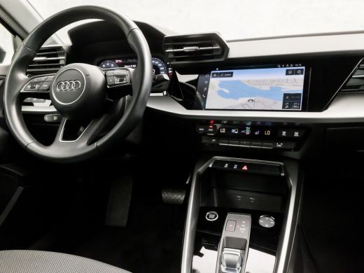 Audi A3 Sportback 30 TFSI Sportline Automaat (APPLE CARPLAY, KUIPSTOELEN, NAVIGATIE, XENON KOPLAMPEN, ZWA... ActivLease financial lease