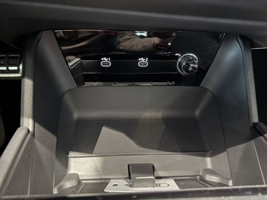 Audi A6 Sportback e-tron Sportback e-tron S edition 83 kWh Dit betreft een demo auto, informeer naar de beschikbaarheid ActivLease financial lease