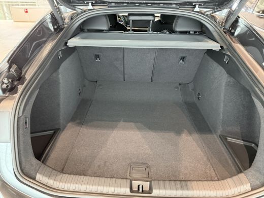 Audi A6 Sportback e-tron Sportback e-tron S edition 83 kWh Dit betreft een demo auto, informeer naar de beschikbaarheid ActivLease financial lease