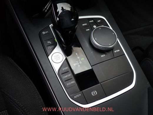 BMW 1 Serie 118i AUT. VIRTUAL/FULL-LED/PROF-NAVI/CARPLAY/CAMERA ActivLease financial lease