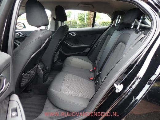BMW 1 Serie 118i AUT. VIRTUAL/FULL-LED/PROF-NAVI/CARPLAY/CAMERA ActivLease financial lease