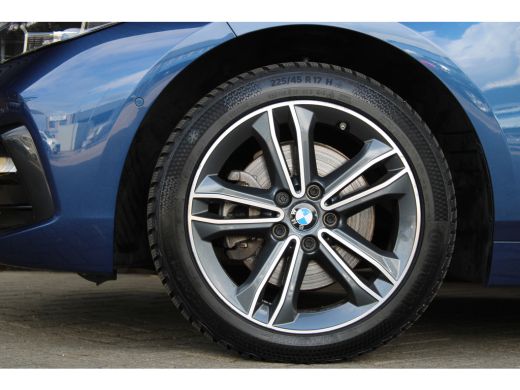 BMW 1 Serie 118i Executive Edition | Achteruitrijcamera | Cruise control adaptief met Stop&Go | Koplampen ada... ActivLease financial lease