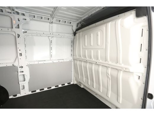 Citroën Jumper 2.2 BlueHDi L2H2 140PK Airco Cruise Navigatie PDC 3 Persoons Elektrpakket Schuifdeur ActivLease financial lease