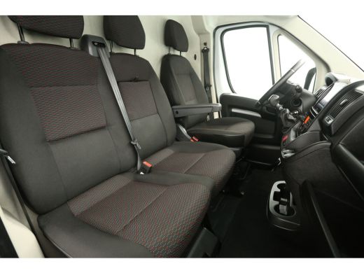 Citroën Jumper 2.2 BlueHDi L2H2 140PK Airco Cruise Navigatie PDC 3 Persoons Elektrpakket Schuifdeur ActivLease financial lease