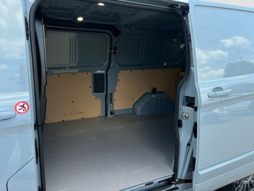 Ford Transit Custom 320 L2H1 MS-RT 170PK Automaat | Imperiaal inklapbaar | Dubbele schuifdeur | Trekhaak | Alarm | ActivLease financial lease