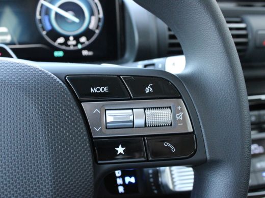 Hyundai Inster E-Motion 42kWh Vanaf € 269,- p/m Private Lease | € 2800,- korting !! | Achteruitrijcamera | Cruis... ActivLease financial lease