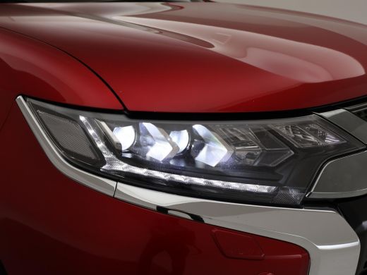 Mitsubishi Outlander 2.4 PHEV 4WD AUT. INTENSE *BTW* + AFN. TREKHAAK | CAMERA | APPLE CARPLAY | STOELVERWARMING ActivLease financial lease
