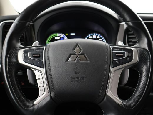 Mitsubishi Outlander 2.4 PHEV 4WD AUT. INTENSE *BTW* + AFN. TREKHAAK | CAMERA | APPLE CARPLAY | STOELVERWARMING ActivLease financial lease