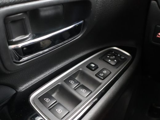 Mitsubishi Outlander 2.4 PHEV 4WD AUT. INTENSE *BTW* + AFN. TREKHAAK | CAMERA | APPLE CARPLAY | STOELVERWARMING ActivLease financial lease