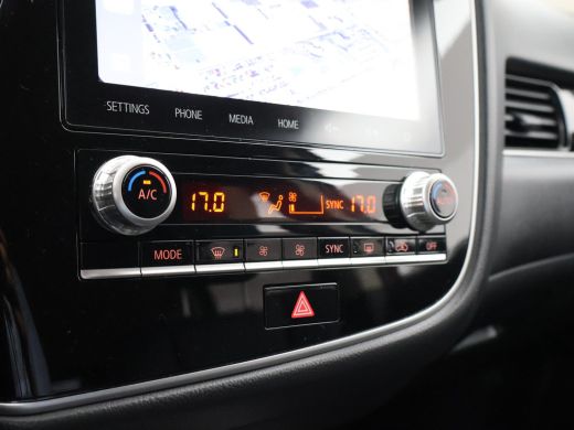 Mitsubishi Outlander 2.4 PHEV 4WD AUT. INTENSE *BTW* + AFN. TREKHAAK | CAMERA | APPLE CARPLAY | STOELVERWARMING ActivLease financial lease