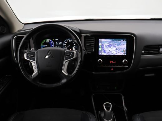 Mitsubishi Outlander 2.4 PHEV 4WD AUT. INTENSE *BTW* + AFN. TREKHAAK | CAMERA | APPLE CARPLAY | STOELVERWARMING ActivLease financial lease