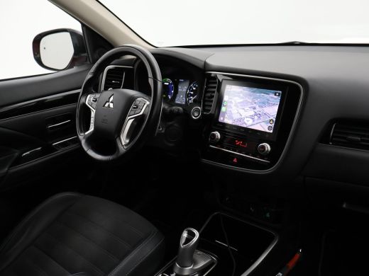Mitsubishi Outlander 2.4 PHEV 4WD AUT. INTENSE *BTW* + AFN. TREKHAAK | CAMERA | APPLE CARPLAY | STOELVERWARMING ActivLease financial lease