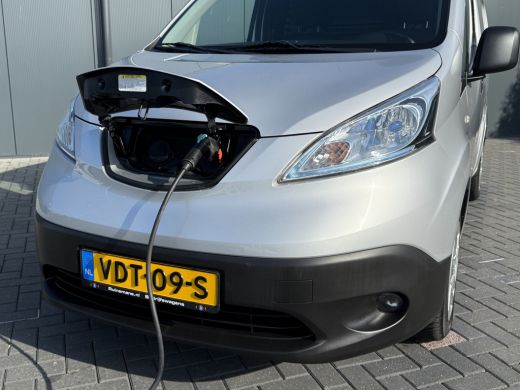 Nissan e-NV200 40 kWh / FULL ELECTRIC / 1e EIG. / 2x LAADKABEL / AUTOMAAT / AIRCO / CRUISE / CAMERA / NAVI ActivLease financial lease