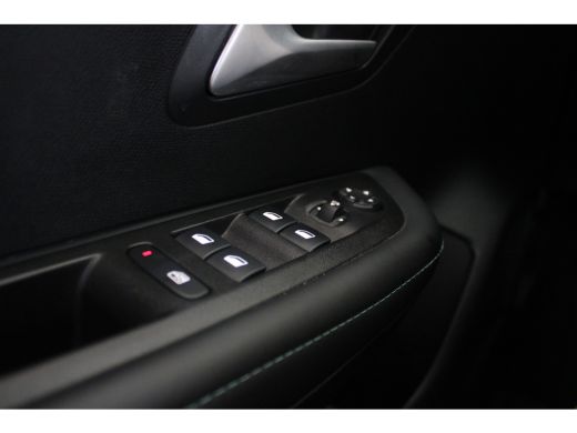 Peugeot 208 1.2 Turbo 100-PK Allure PARKEERCAMERA | STOELVERWARMING | CLIMATE CONTROL | CARPLAY | 3D DIGITAAL... ActivLease financial lease