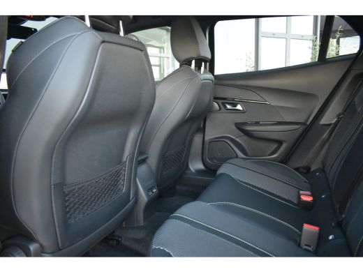 Peugeot e-2008 EV GT 54 kWh 3-Fase! | Navigatie | Sfeerverlichting | Achteruitrijcamera | Apple Carplay | Androi... ActivLease financial lease
