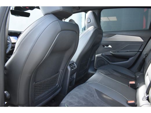 Peugeot e-308 GT EV 54 kWh | Schuif-/Kanteldak | Alcantara | Leder | Adaptive Cruise | Navigatie | Sportstoelen... ActivLease financial lease