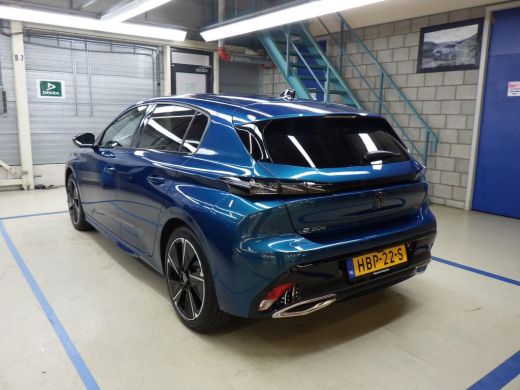 Peugeot e-308 GT EV 54 kWh | Schuif-/Kanteldak | Alcantara | Leder | Adaptive Cruise | Navigatie | Sportstoelen... ActivLease financial lease