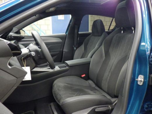 Peugeot e-308 GT EV 54 kWh | Schuif-/Kanteldak | Alcantara | Leder | Adaptive Cruise | Navigatie | Sportstoelen... ActivLease financial lease