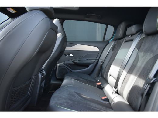 Peugeot e-308 GT EV 54 kWh | Schuif-/Kanteldak | Alcantara | Leder | Adaptive Cruise | Navigatie | Sportstoelen... ActivLease financial lease