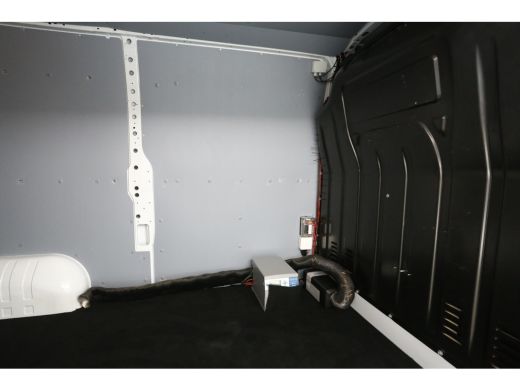 Renault Master T33 2.3 dCi L2H2 146PK Airco Camera Cruise Parkeersensoren Elektrpakket Trekhaak ActivLease financial lease