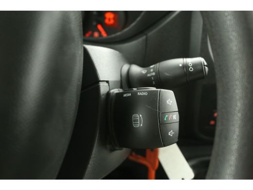Renault Master T35 2.3 dCi 170PK Bakwagen Zijdeur DHollandia Laadklep Laadbak Airco Camera Cruise Navi 3 Persoons ActivLease financial lease
