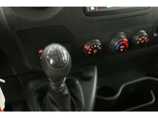 Renault Master T35 2.3 dCi 170PK Bakwagen Zijdeur DHollandia Laadklep Laadbak Airco Camera Cruise Navi 3 Persoons ActivLease financial lease