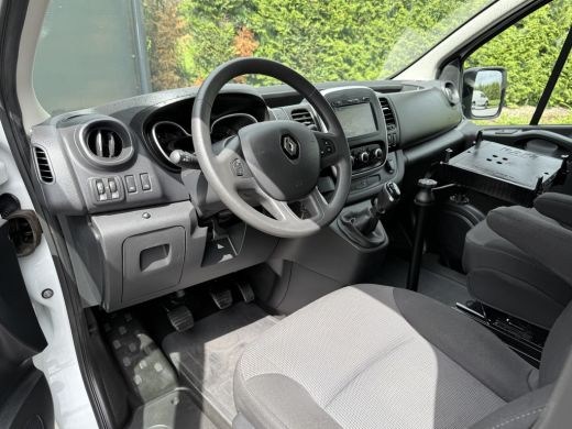 Renault Trafic 2.0 dCi 145 PK / L1H2 / ALUCA INRICHTING / TREKHAAK / AIRCO / CRUISE / CAMERA / LED ActivLease financial lease