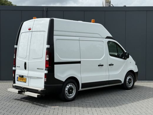 Renault Trafic 2.0 dCi 145 PK / L1H2 / ALUCA INRICHTING / TREKHAAK / AIRCO / CRUISE / CAMERA / LED ActivLease financial lease
