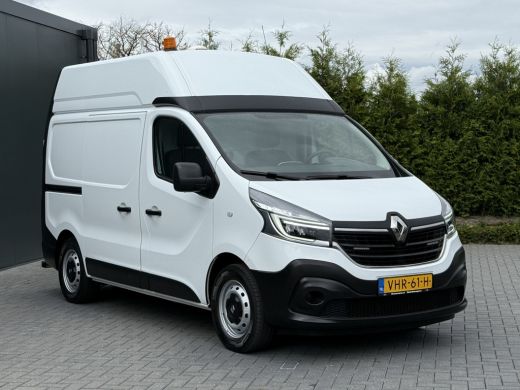 Renault Trafic 2.0 dCi 145 PK / L1H2 / ALUCA INRICHTING / TREKHAAK / AIRCO / CRUISE / CAMERA / LED ActivLease financial lease