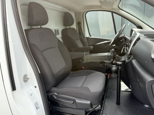 Renault Trafic 2.0 dCi 145 PK / L1H2 / ALUCA INRICHTING / TREKHAAK / AIRCO / CRUISE / CAMERA / LED ActivLease financial lease