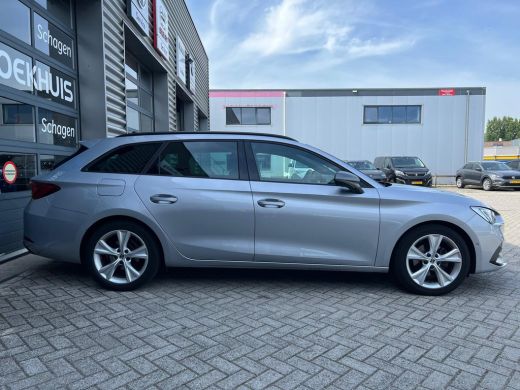 Seat Leon Sportstourer 1.0 eTSI 110 pk FR Business Intense 7-DSG | Achteruitrijcamera | Apple Carplay/Android Auto|telef... ActivLease financial lease