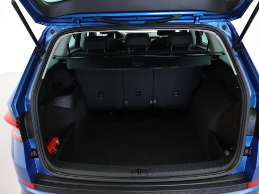 Skoda Kodiaq 1.5 TSI 150 PK DSG AUT. *RACE BLUE METALLIC* + WEGKLAPBARE TREKHAAK 1800 KG ActivLease financial lease