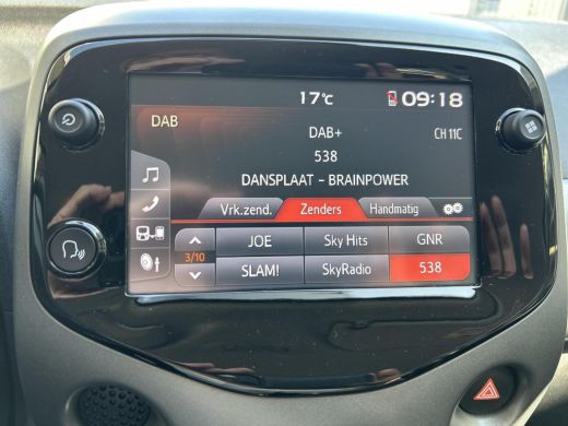 Toyota Aygo 1.0 VVT-i x-play ActivLease financial lease