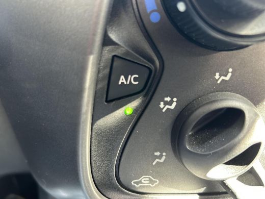 Toyota Aygo 1.0 VVT-i x-play ActivLease financial lease