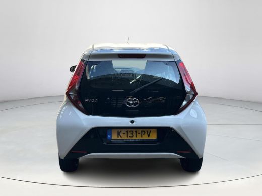 Toyota Aygo 1.0 VVT-i x-play ActivLease financial lease