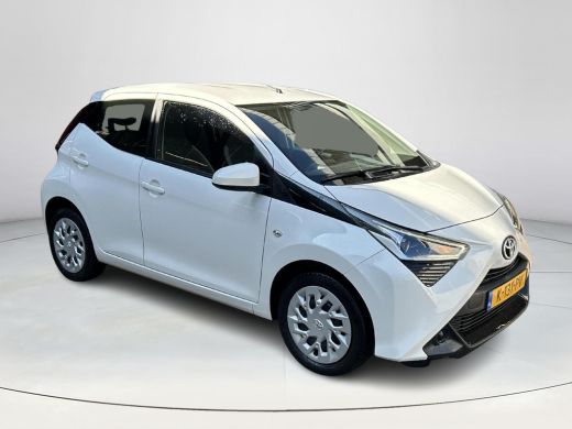 Toyota Aygo 1.0 VVT-i x-play ActivLease financial lease
