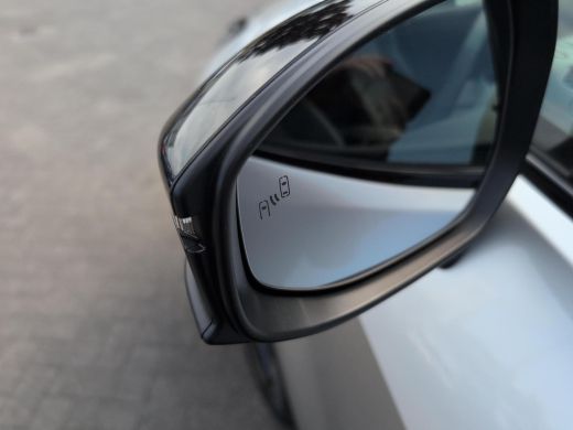 Toyota C-HR 2.0 Plug-in Hybrid 220 Executive | Android Auto | Apple Carplay | NIEUWE Auto ActivLease financial lease