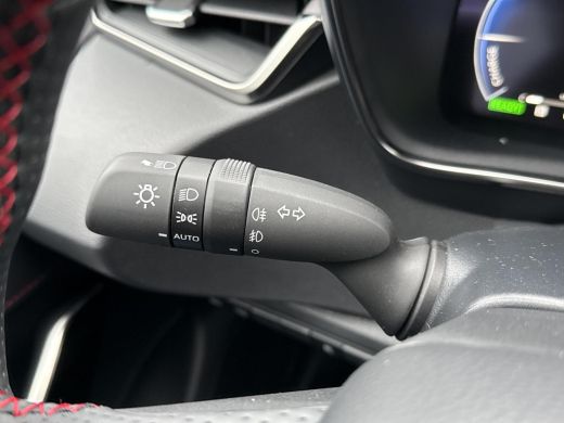 Toyota Corolla Hybrid 140 GR Sport **NAVIGATIE/ STOELVERWARMING/ PARKEERCAMERA** ActivLease financial lease
