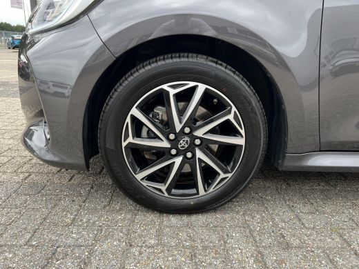 Toyota Yaris 1.5 Hybrid Dynamic ActivLease financial lease