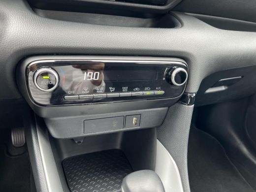 Toyota Yaris 1.5 Hybrid Dynamic ActivLease financial lease