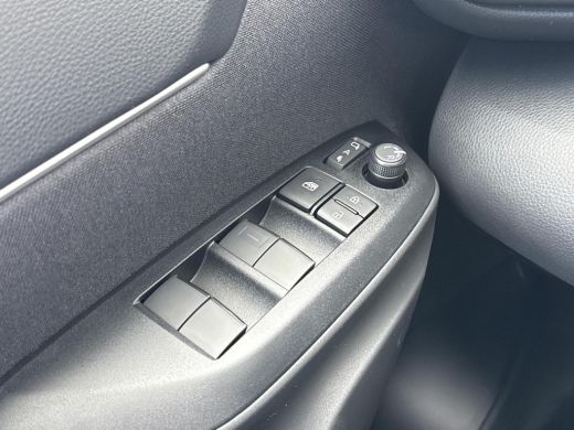 Toyota Yaris Cross 1.5 Hybrid 130 Dynamic **COMFORT PACK/ NIEUWE AUTO/ DIRECT LEVERBAAR** ActivLease financial lease