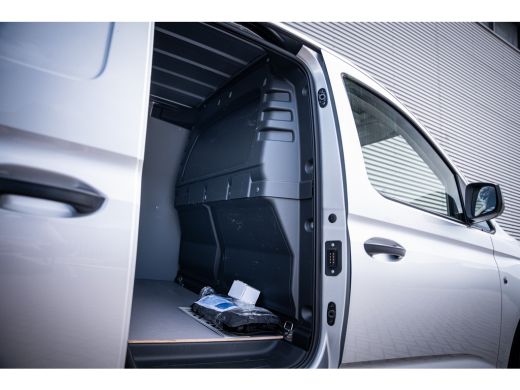 Volkswagen Caddy 2.0 TDI Comfort TREKHAAK - NAVI BY APP - VLOERPLAAT ActivLease financial lease