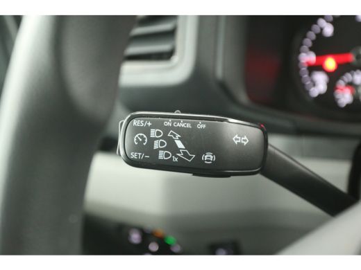 Volkswagen Crafter 30 2.0 TDI L3H3 | BPM Vrij | 3000KG Trekgew. 140PK Airco Cruise Carplay Navi PDC 3 Persoons Elekt... ActivLease financial lease