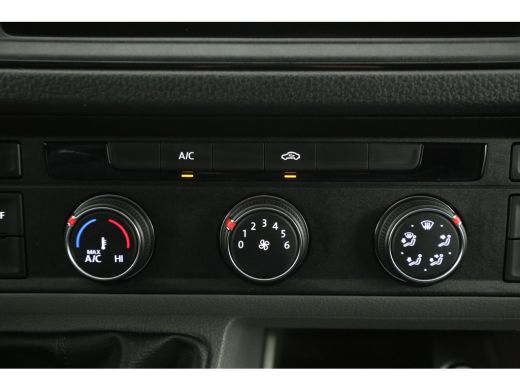 Volkswagen Crafter 30 2.0 TDI L3H3 | BPM Vrij | 3000KG Trekgew. 140PK Airco Cruise Carplay Navi PDC 3 Persoons Elekt... ActivLease financial lease