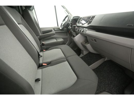 Volkswagen Crafter 30 2.0 TDI L3H3 | BPM Vrij | 3000KG Trekgew. 140PK Airco Cruise Carplay Navi PDC 3 Persoons Elekt... ActivLease financial lease