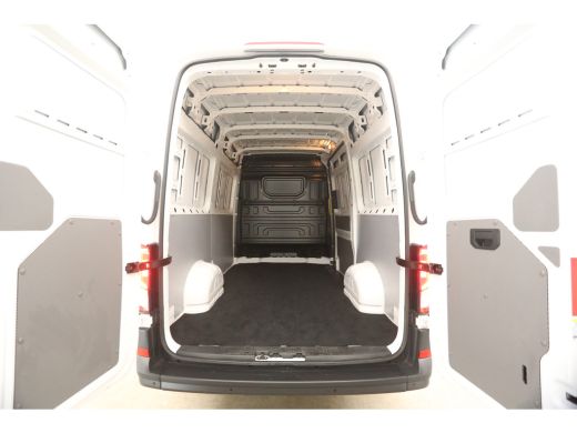 Volkswagen Crafter 30 2.0 TDI L3H3 | BPM Vrij | 3000KG Trekgew. 140PK Airco Cruise Carplay Navi PDC 3 Persoons Elekt... ActivLease financial lease