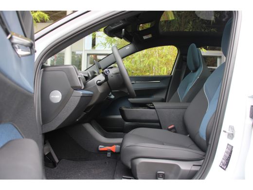 Volvo  EX30 Twin Motor Performance Ultra 69 kWh | Pilot Assist | Panoramadak | 360 Camera | Harman/Kardon ActivLease financial lease