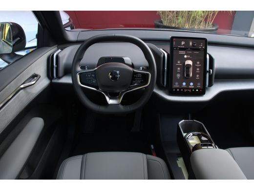 Volvo  EX30 Twin Motor Performance Ultra 69 kWh | Pine Interior | 19" Velgen | Panoramadak | Harman/Kardon | ... ActivLease financial lease